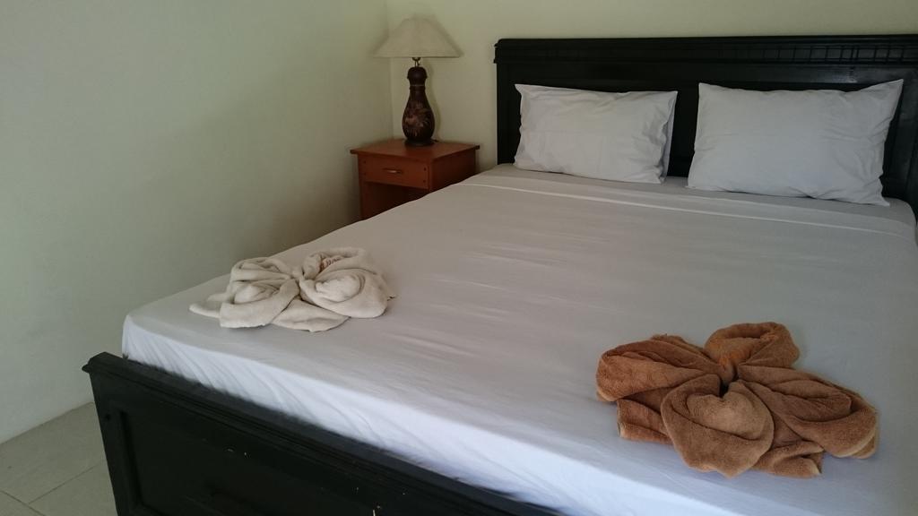 אמד Barracuda Beach Hostel מראה חיצוני תמונה
