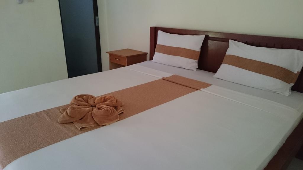 אמד Barracuda Beach Hostel מראה חיצוני תמונה